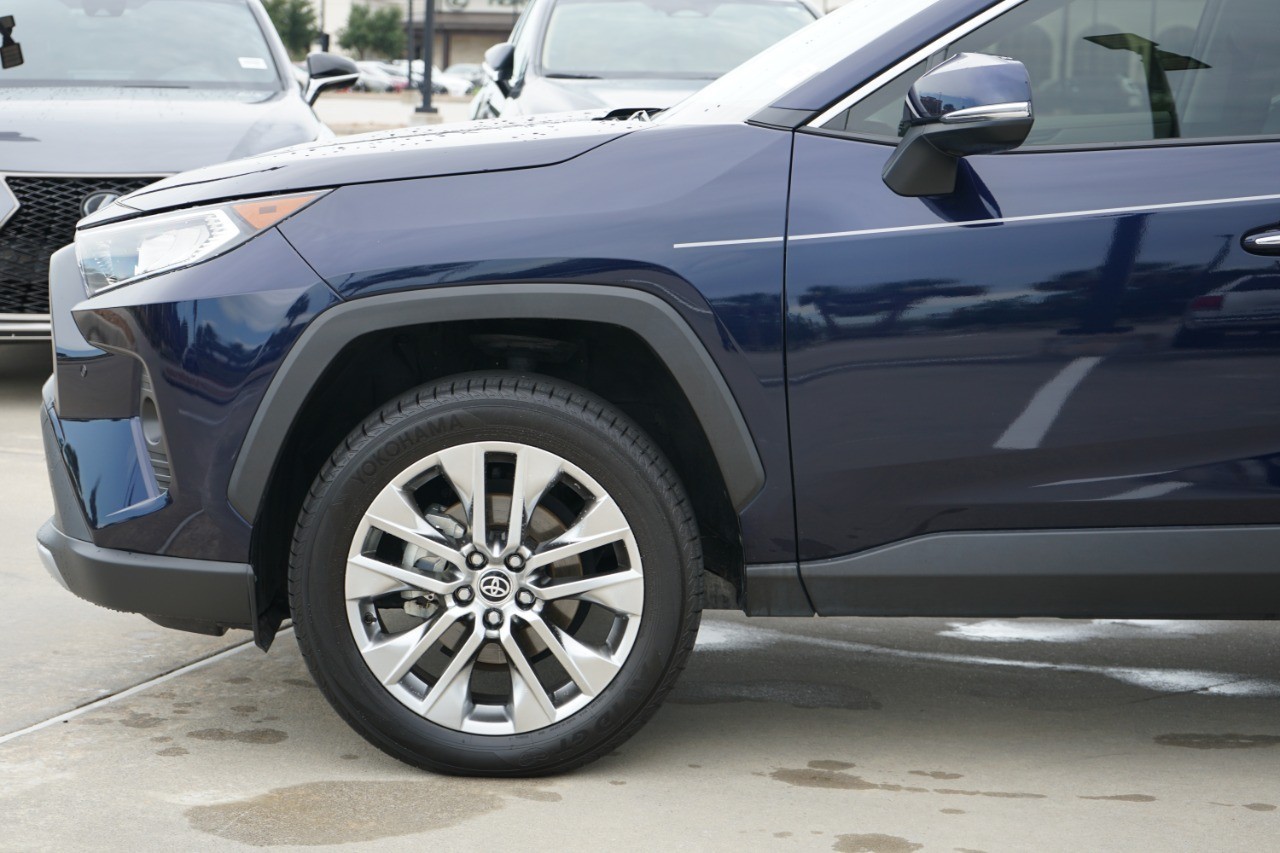 2021 Toyota RAV4 Limited photo 7