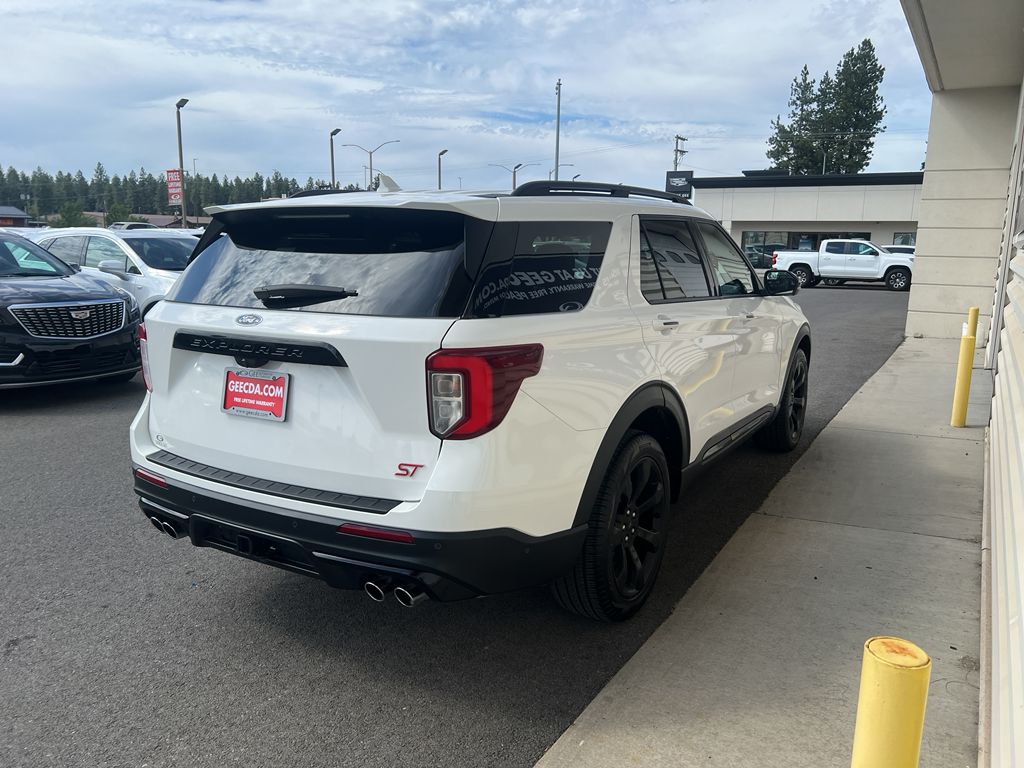 2022 Ford Explorer ST photo 3