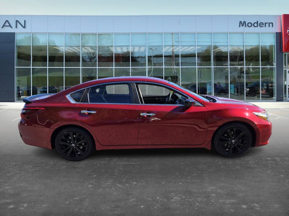 2017 Nissan Altima 2.5 SR photo 3