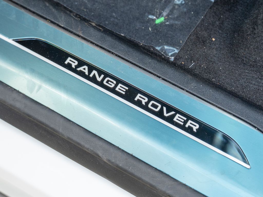 2025 Land Rover Range Rover Sport SE photo 13