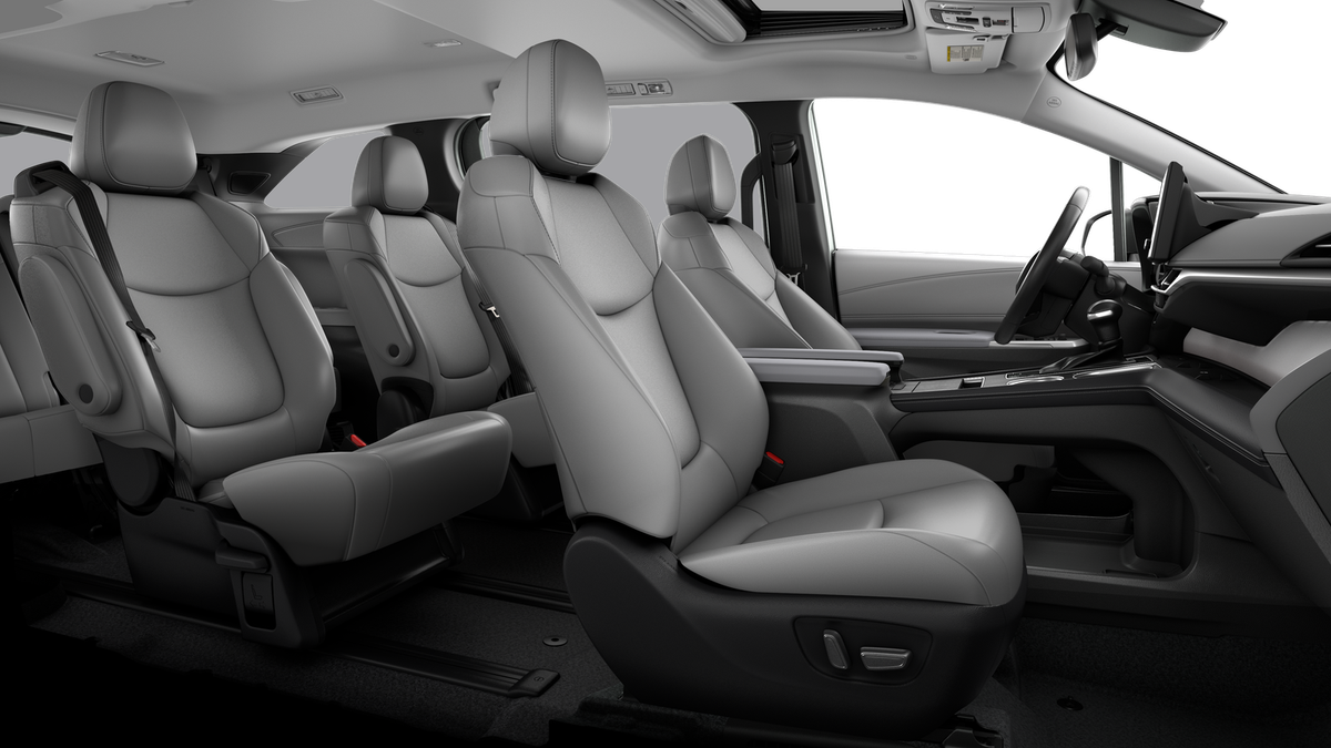 2025 Toyota Sienna XLE photo 18