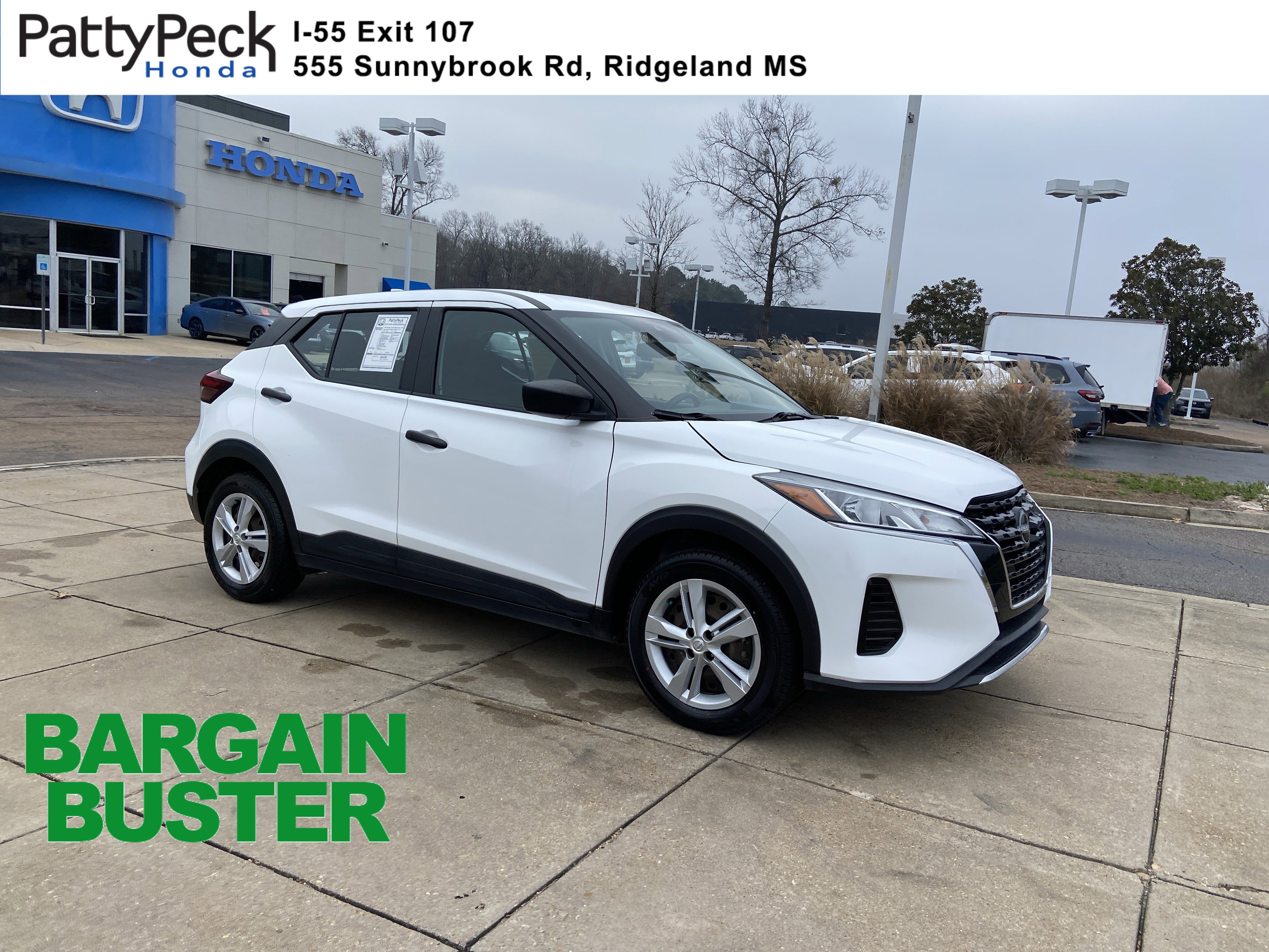 2022 Nissan Kicks S's photo