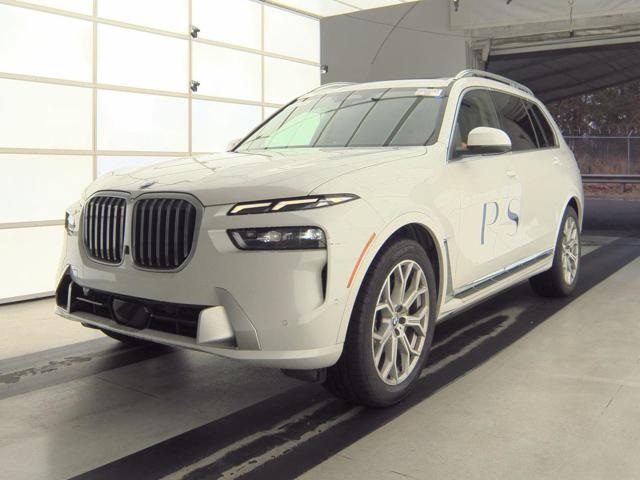 2024 BMW X7 40i's photo