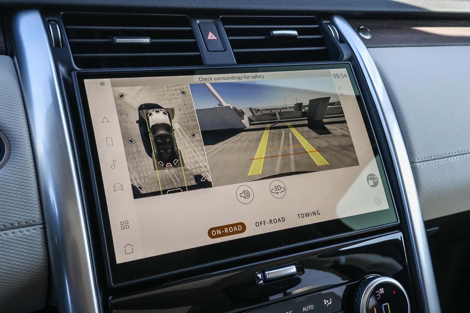 2025 Land Rover Discovery SE photo 18