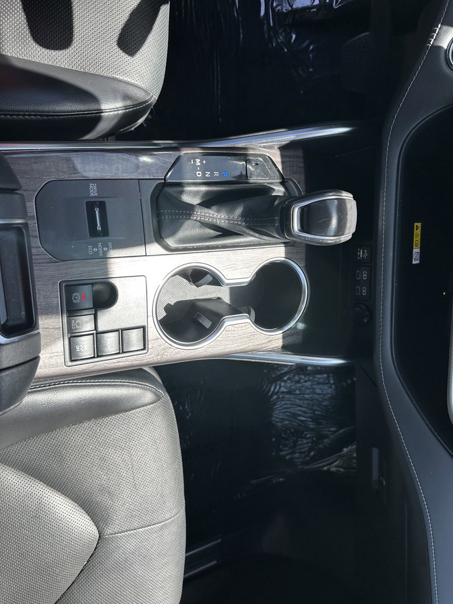 2023 Toyota Highlander Platinum photo 17