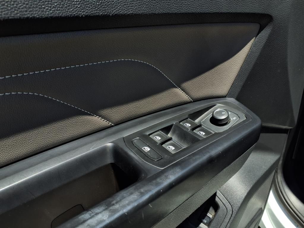 2021 Volkswagen Atlas V6 SE Technology R-Line photo 18