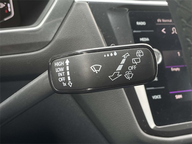 2022 Volkswagen Tiguan SEL Premium R-Line photo 32