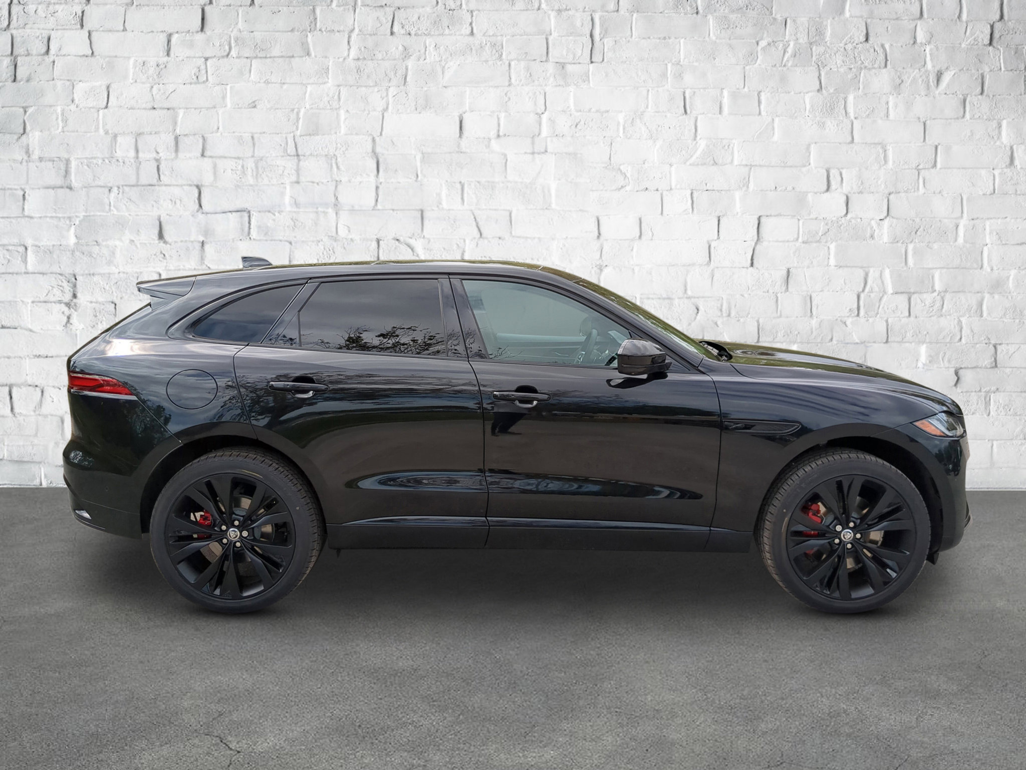 2026 Jaguar F-PACE P400 R-Dynamic S photo 4