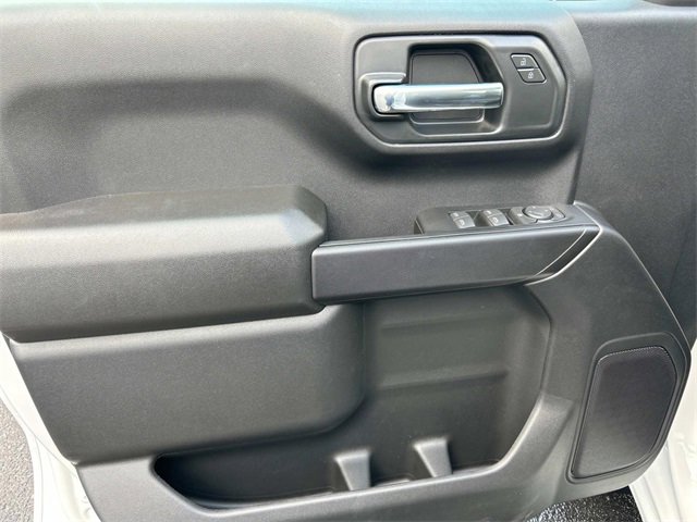 2025 Chevrolet Silverado 1500 Custom photo 15