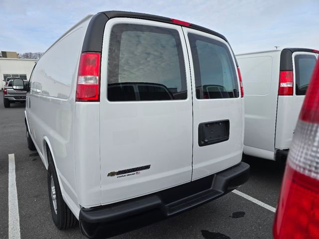 2025 Chevrolet Express 2500 Work Van photo 5