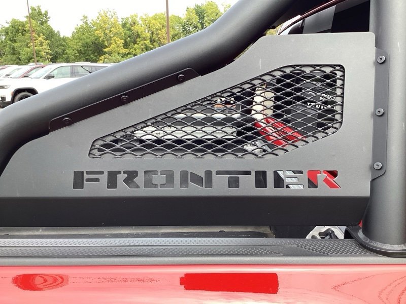 2024 Nissan Frontier PRO-4X Crew Cab photo 9