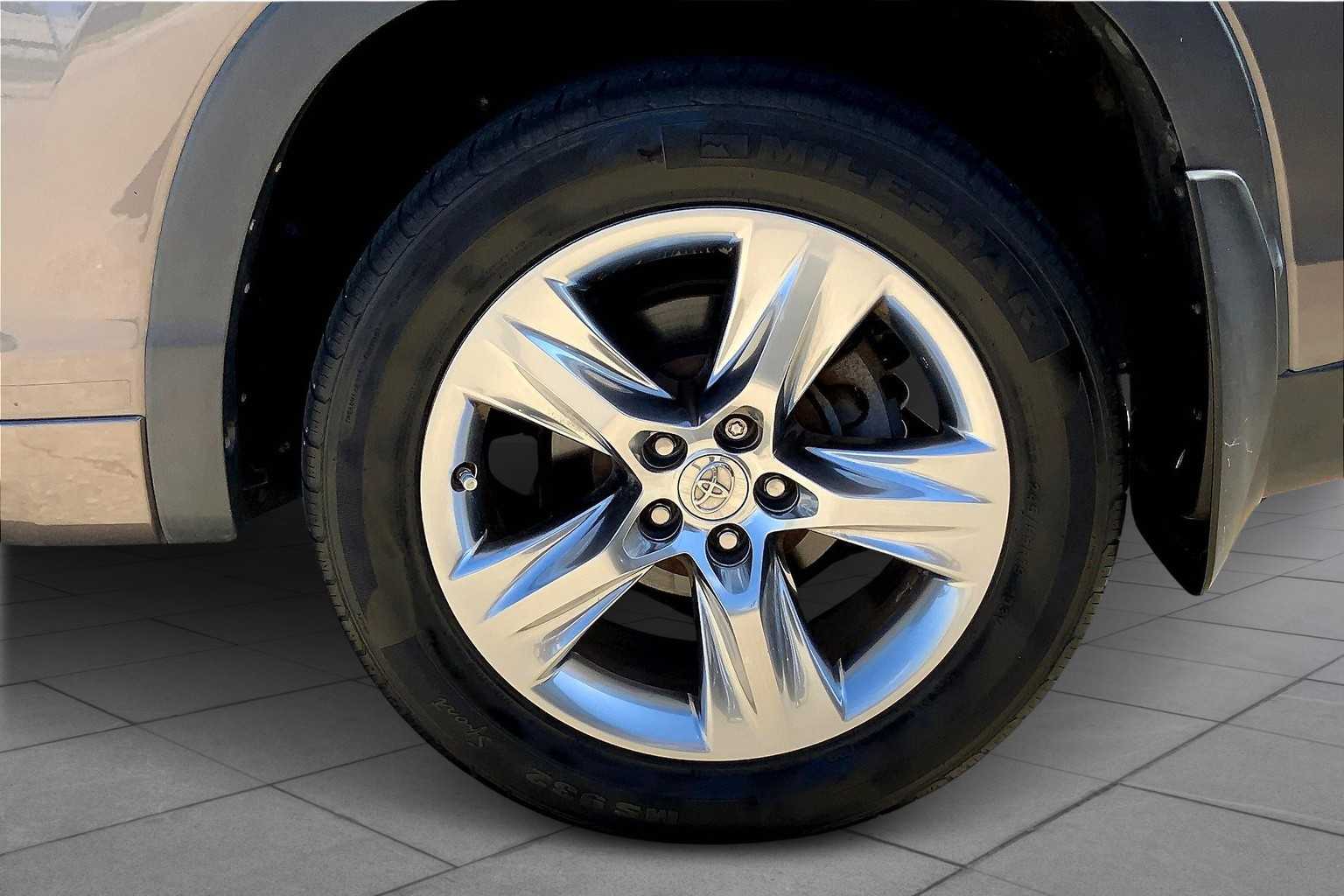 2014 Toyota Highlander Limited photo 9