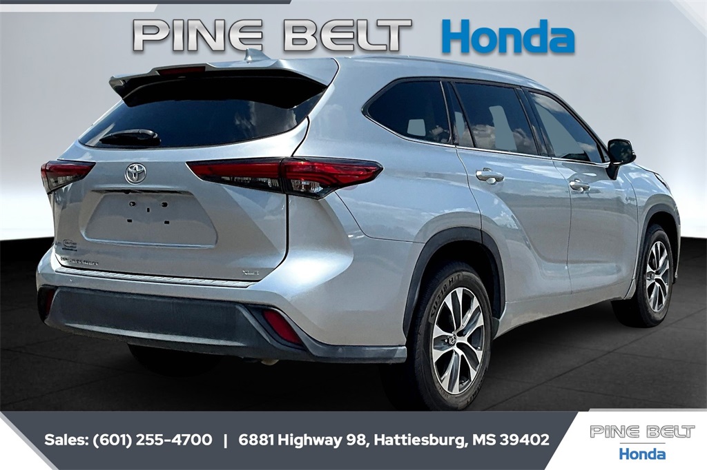 2022 Toyota Highlander XLE photo 9