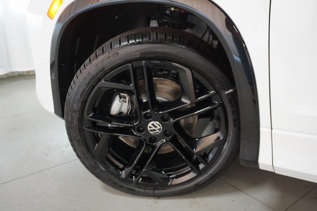 2025 Volkswagen Tiguan SE R-Line Black photo 25
