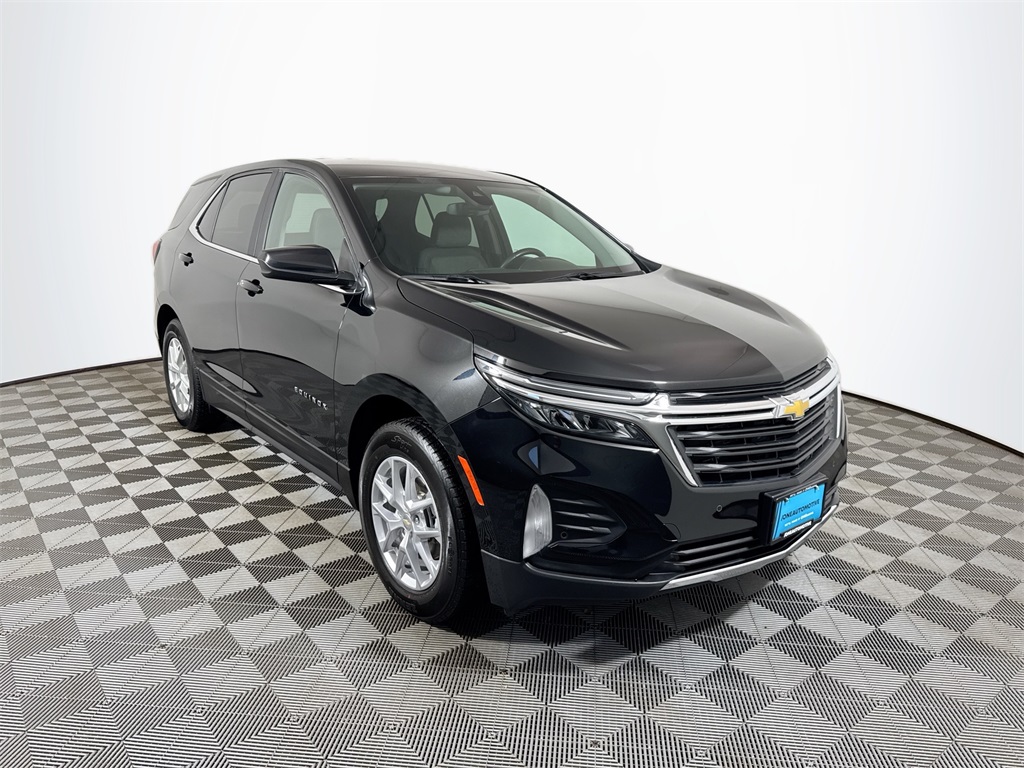 2022 Chevrolet Equinox LT photo 3