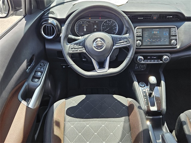 2020 Nissan Kicks SR photo 6