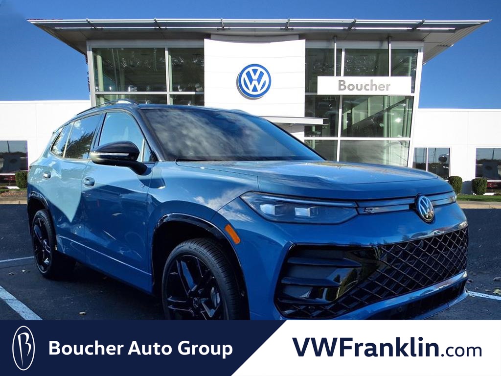 2026 Volkswagen Tiguan SE R-LINE BLACK's photo