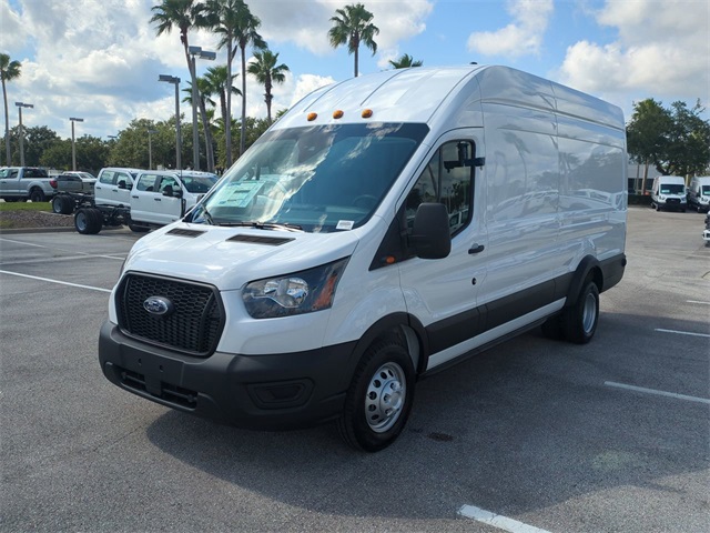 2025 Ford Transit Cargo Van photo 8