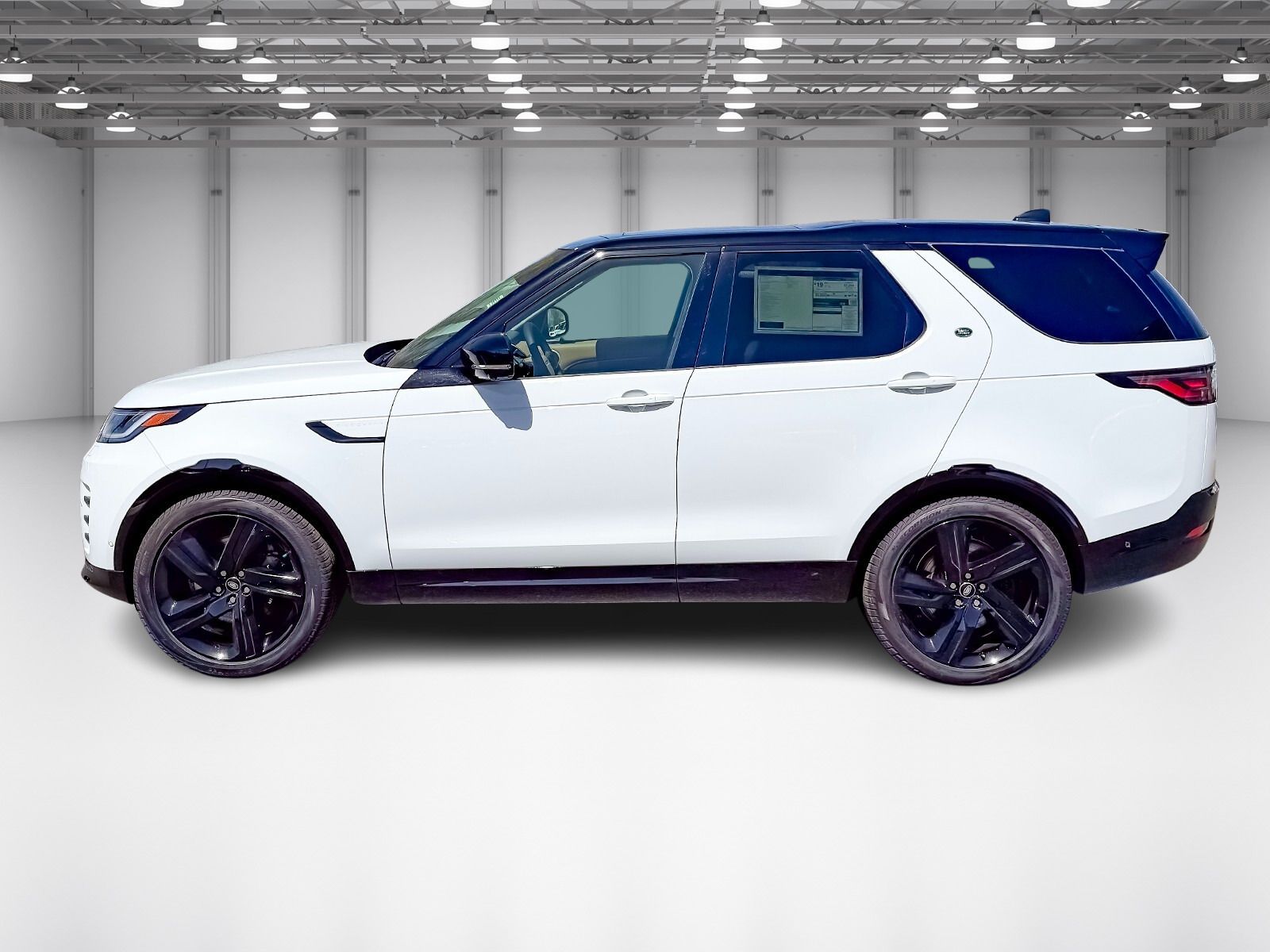 2025 Land Rover Discovery Metropolitan Edition photo 2