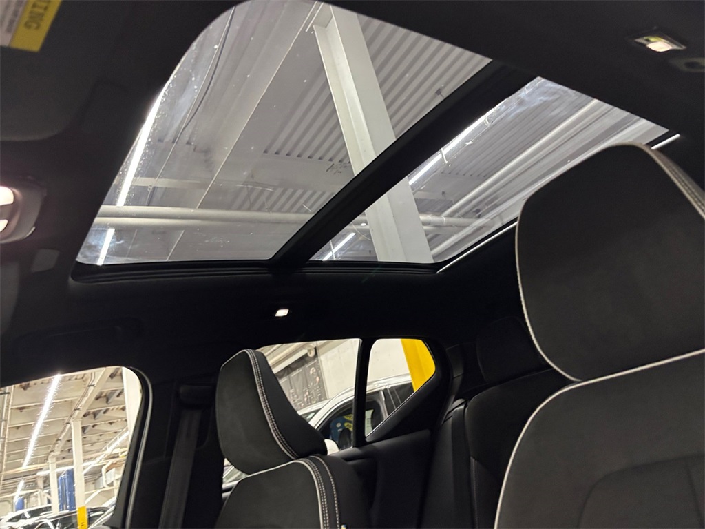 2023 Volvo XC40 Recharge Ultimate photo 26