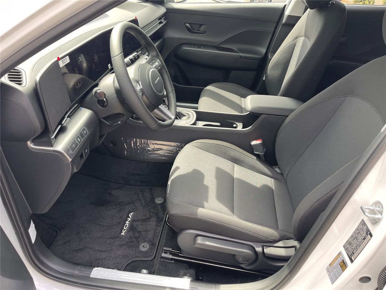 2026 Hyundai Kona SEL photo 5