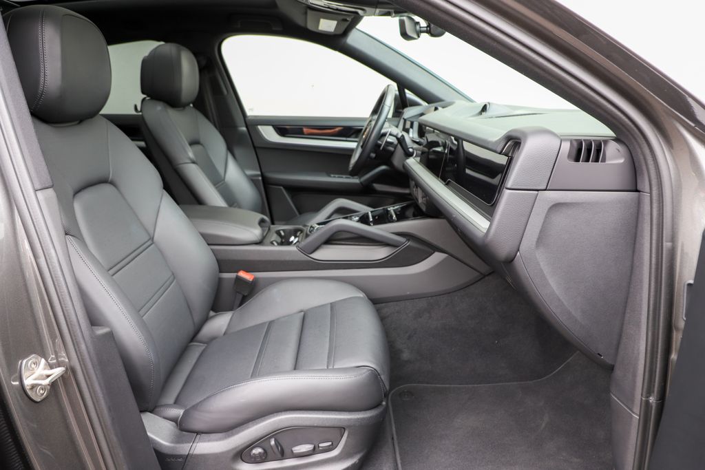 2024 Porsche Cayenne Coupe Base photo 54