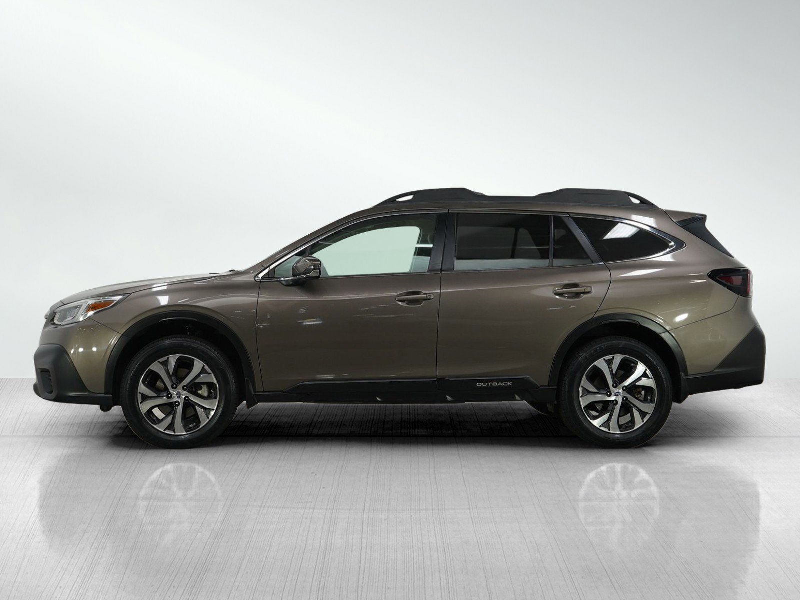 Used 2021 Subaru Outback Limited with VIN 4S4BTANC7M3101139 for sale in Burnsville, Minnesota