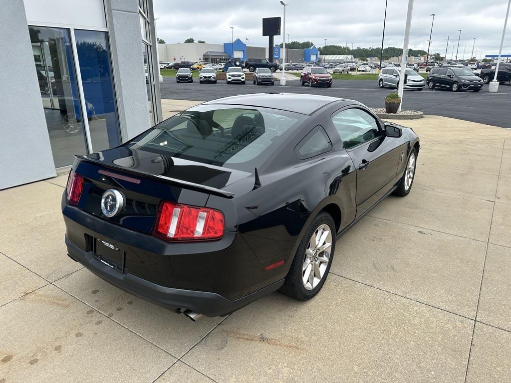 2011 Ford Mustang V6 Premium photo 7