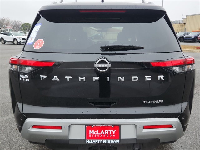 2025 Nissan Pathfinder Platinum photo 4