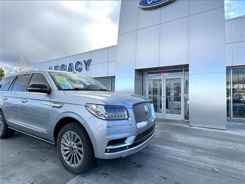 2020 Lincoln Navigator Base's photo