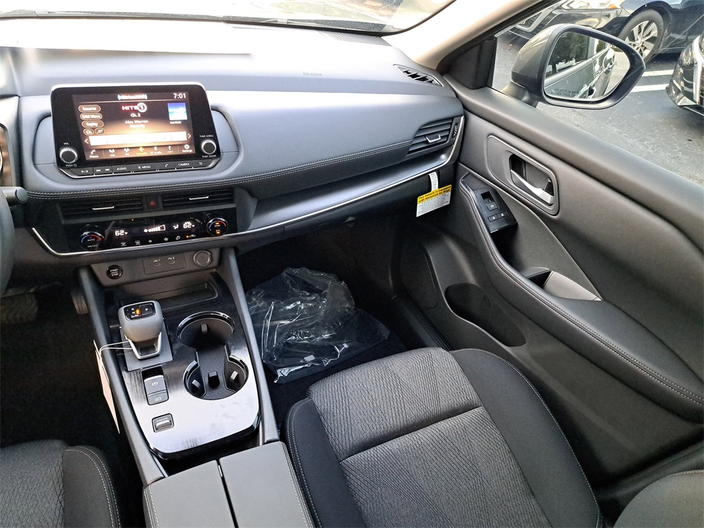 2026 Nissan Rogue SV photo 16