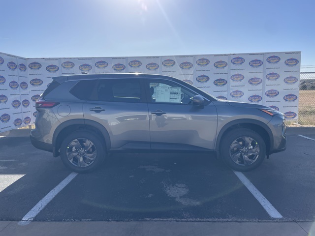 2026 Nissan Rogue SV's photo