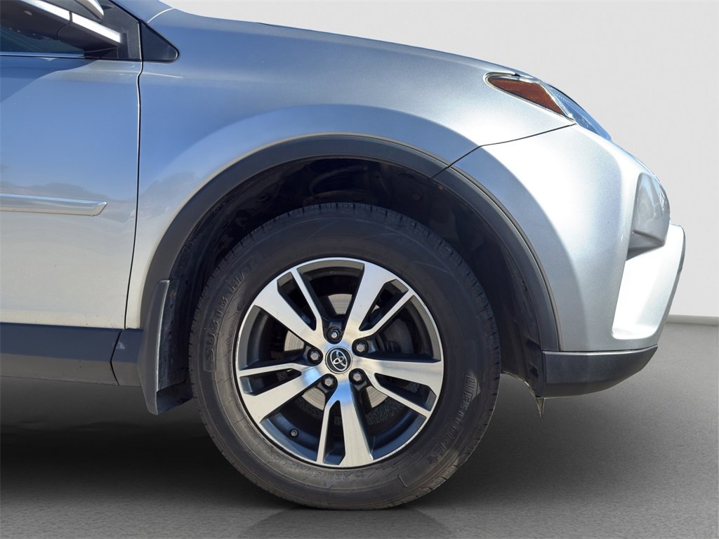 Used 2016 Toyota RAV4 XLE with VIN 2T3RFREV4GW431560 for sale in Kansas City