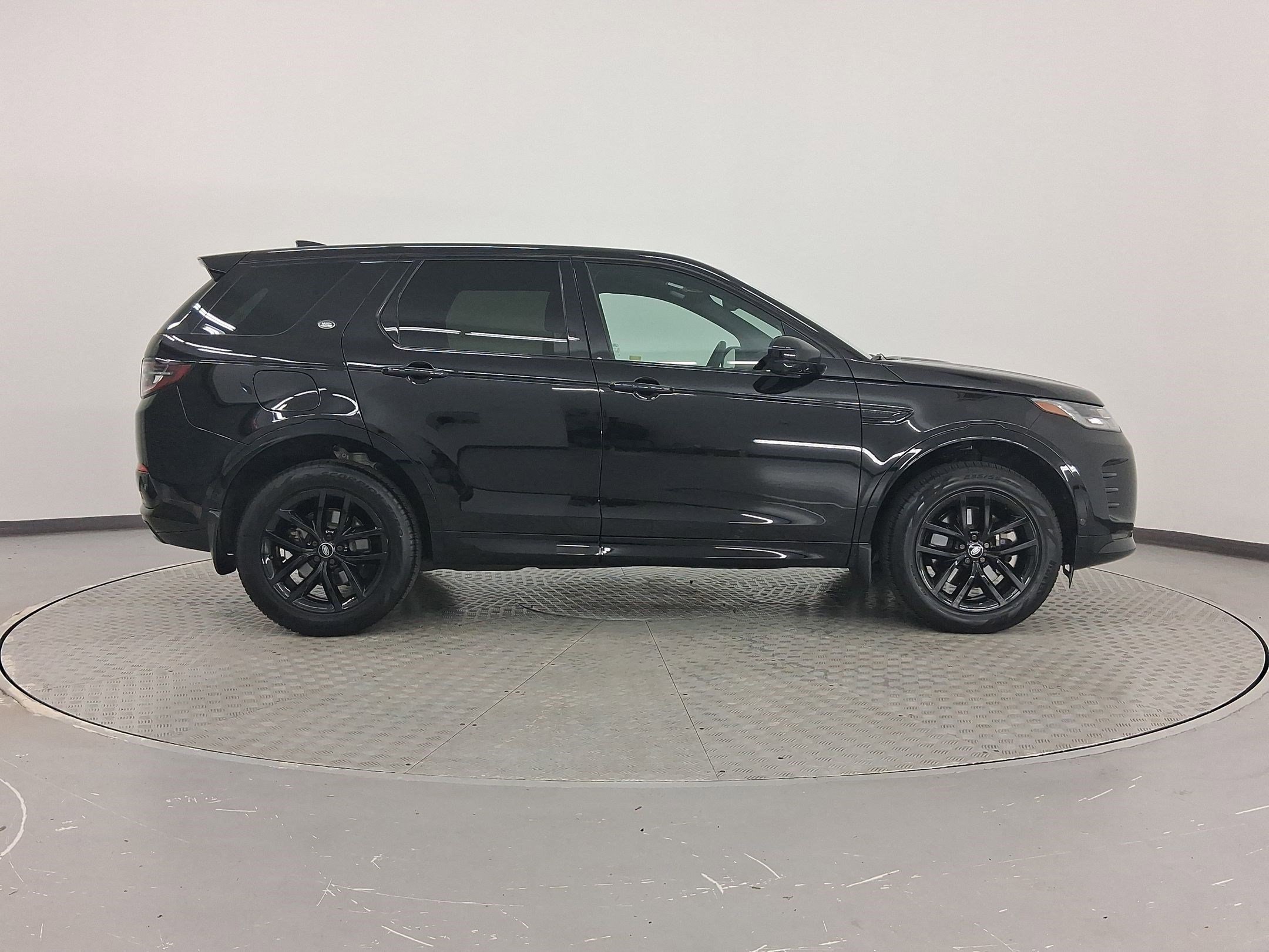 2025 Land Rover Discovery Sport Dynamic SE photo 6