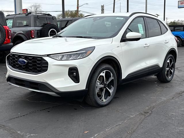 2025 Ford Escape ST-Line Select photo 2
