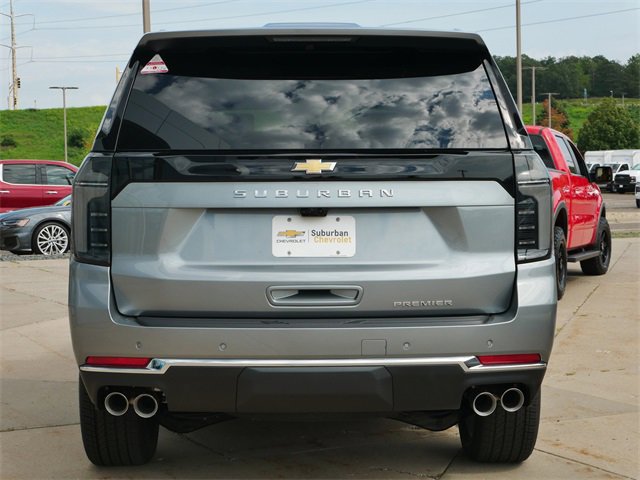 2025 Chevrolet Suburban Premier photo 6