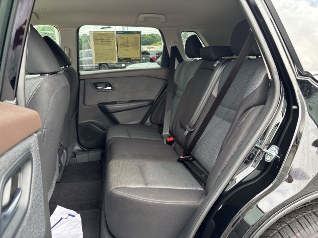 2023 Nissan Rogue SV photo 24