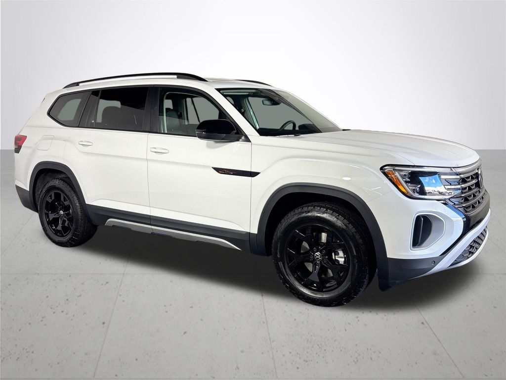 2025 Volkswagen Atlas Peak Edition SE photo 4