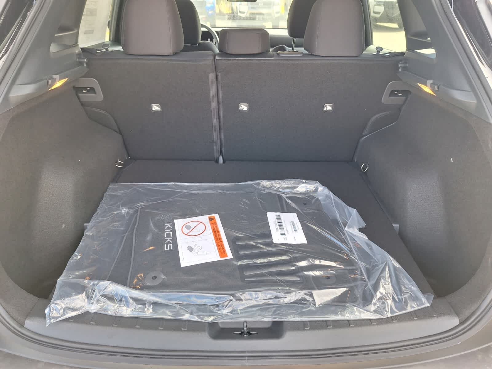 2026 Nissan Kicks SV photo 24