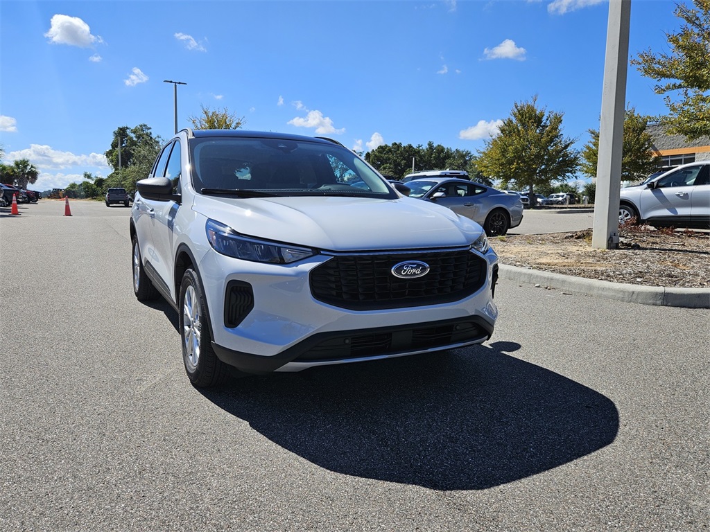 2026 Ford Escape Active photo 2