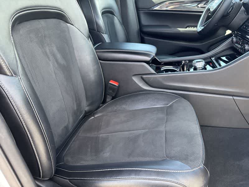 2023 Jeep Grand Cherokee Altitude photo 18