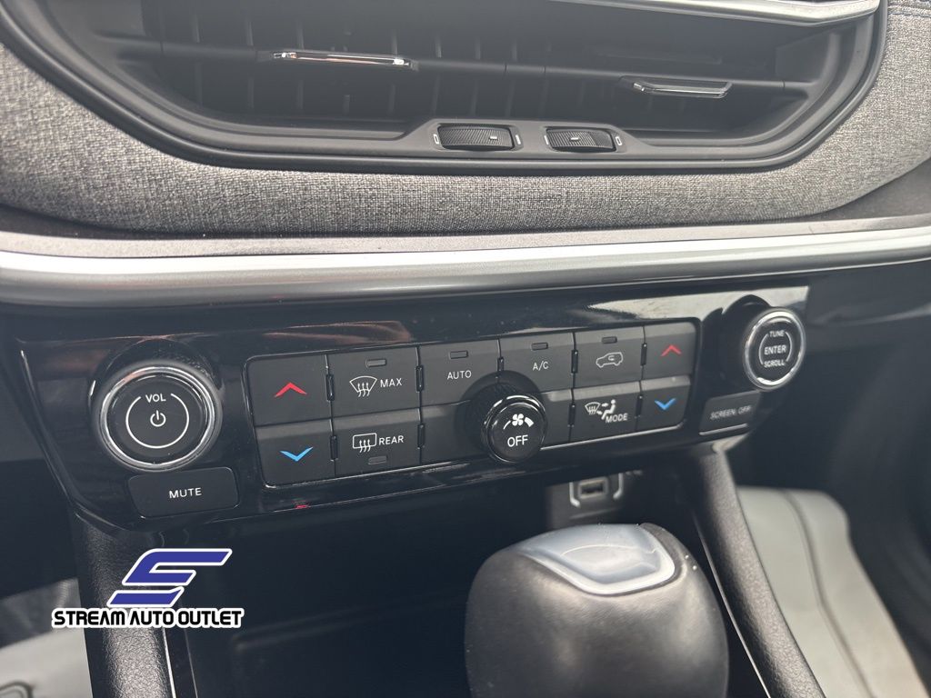 2022 Jeep Compass Latitude photo 28