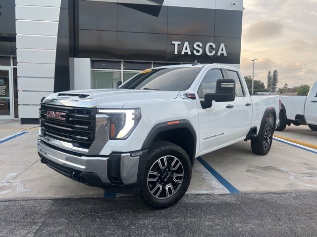 2024 GMC Sierra 2500HD Pro's photo