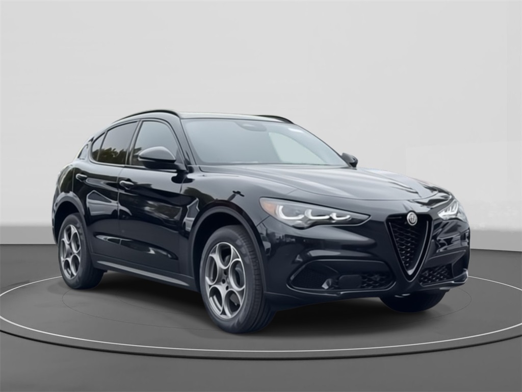2025 Alfa Romeo Stelvio Base's photo