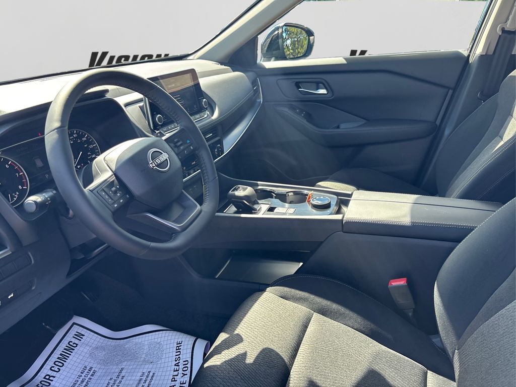 2026 Nissan Rogue SV photo 9