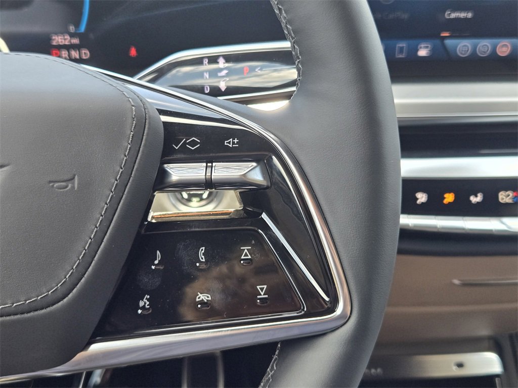 2025 Cadillac Lyriq Luxury photo 23