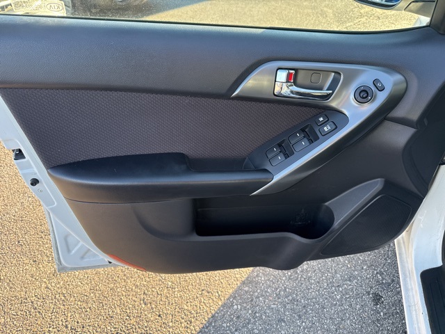 2013 Kia Forte EX photo 16