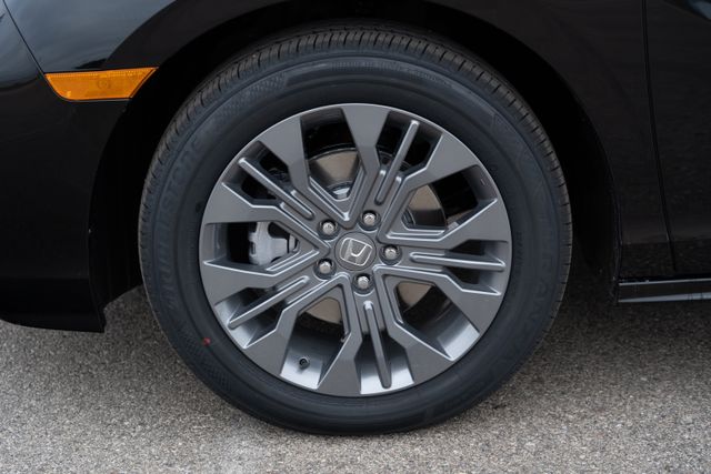 2026 Honda Odyssey Touring photo 8