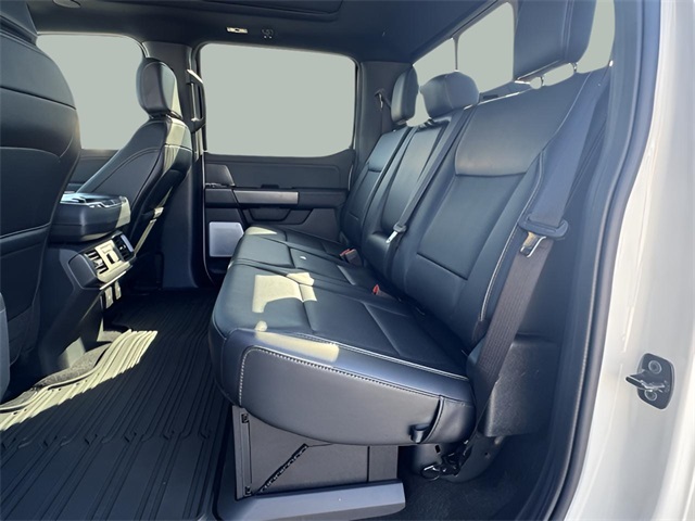 2025 Ford F-150 Lariat photo 14