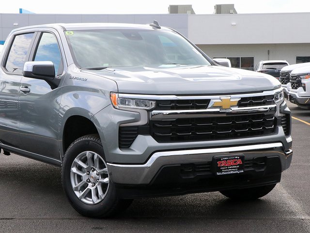 2025 Chevrolet Silverado 1500 LT photo 2